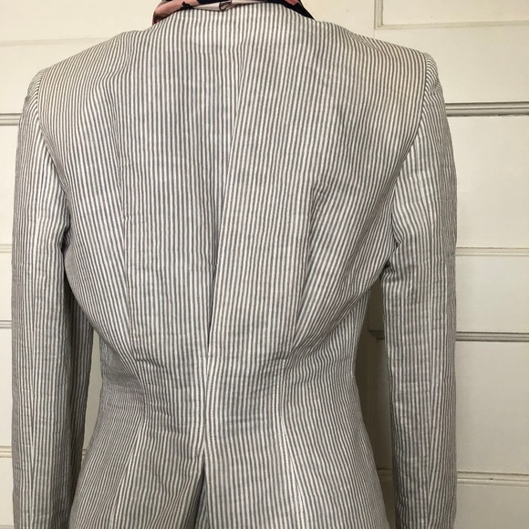 Emporio Armani Grey Pinstripe Blazer Buckle sz 4 - Picture 2 of 8